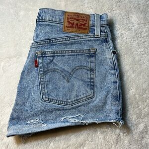 LEVI DENIM SHORTS W27